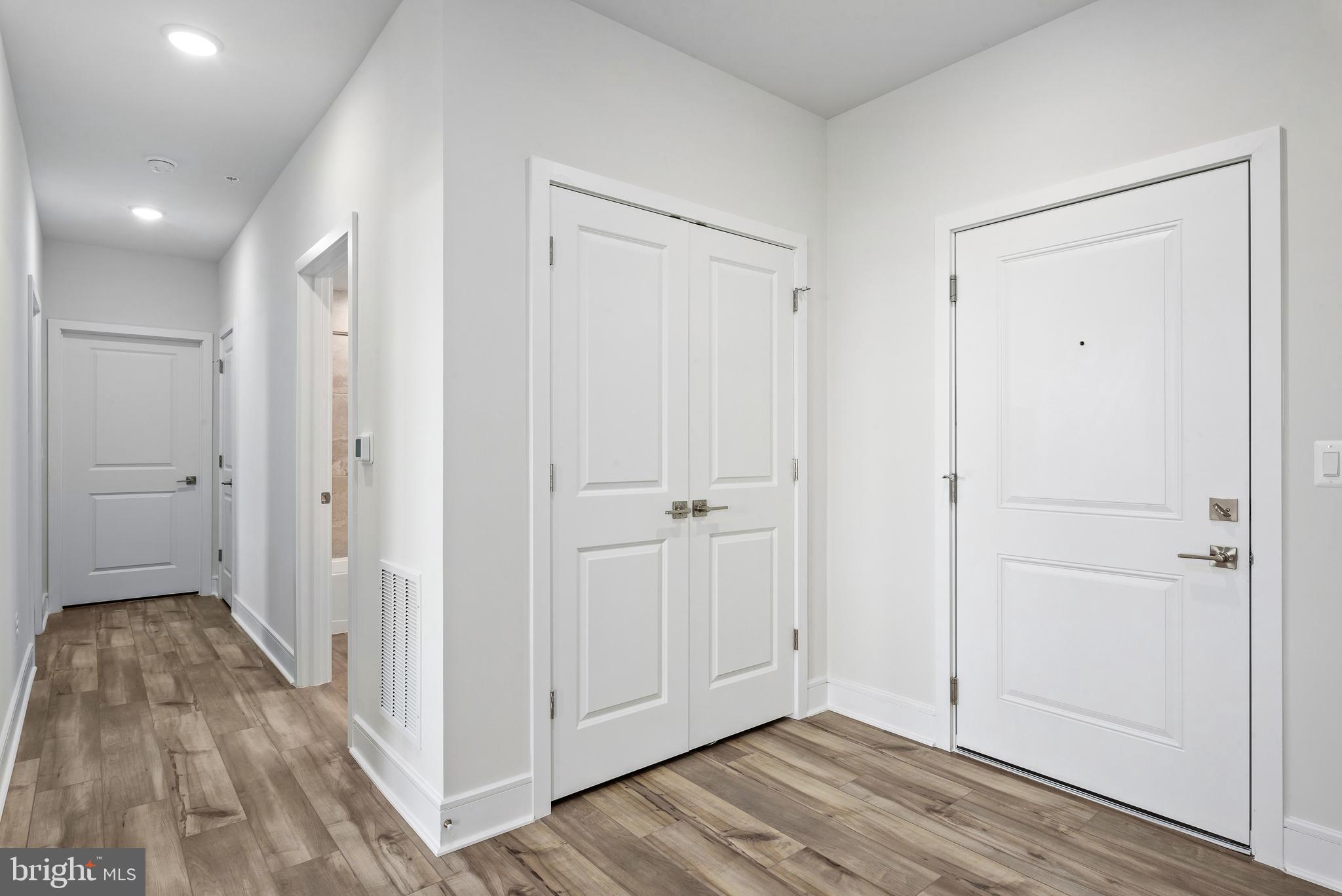 23669 Golden Embers SQUARE Unit: 303