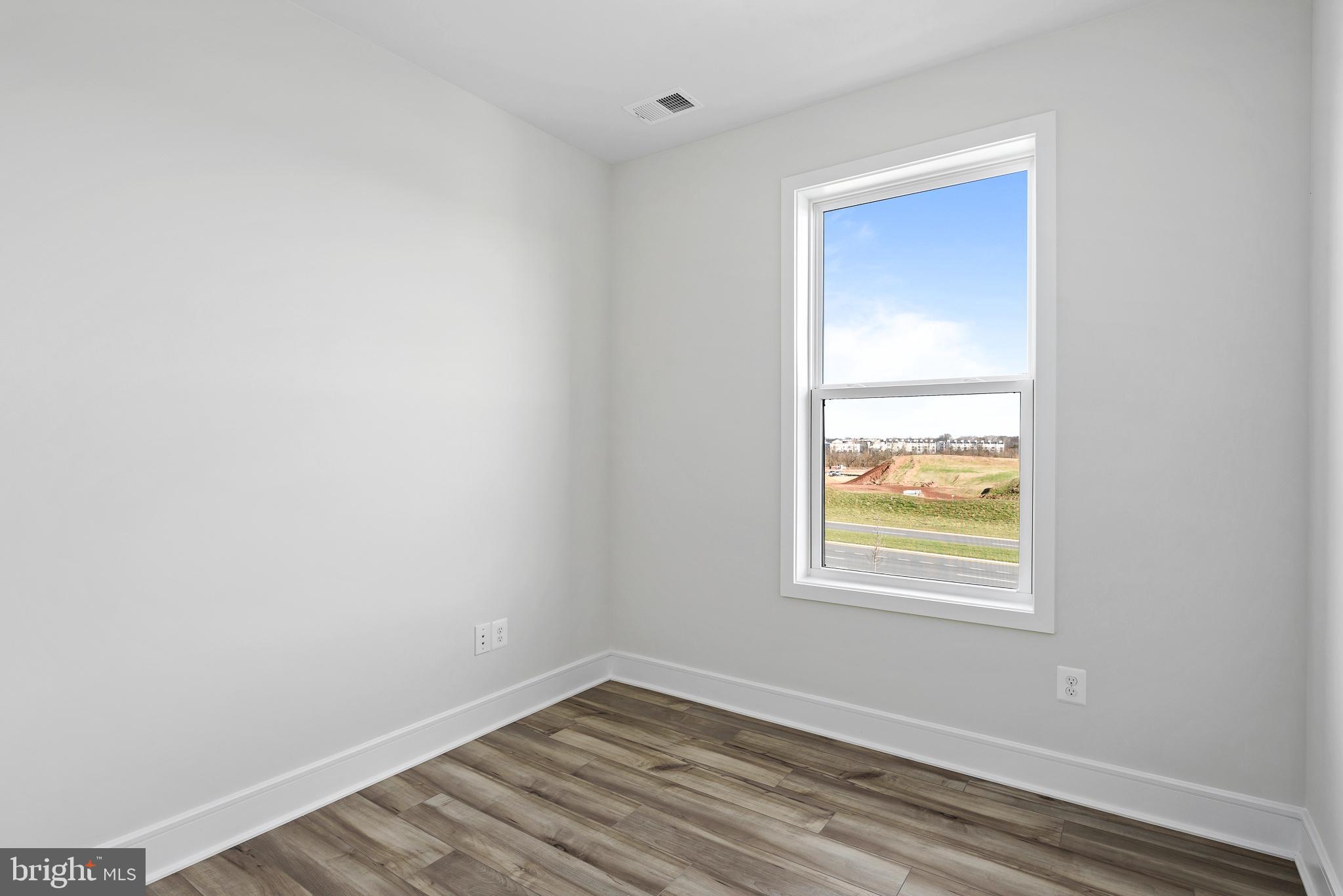 23669 Golden Embers SQUARE Unit: 303