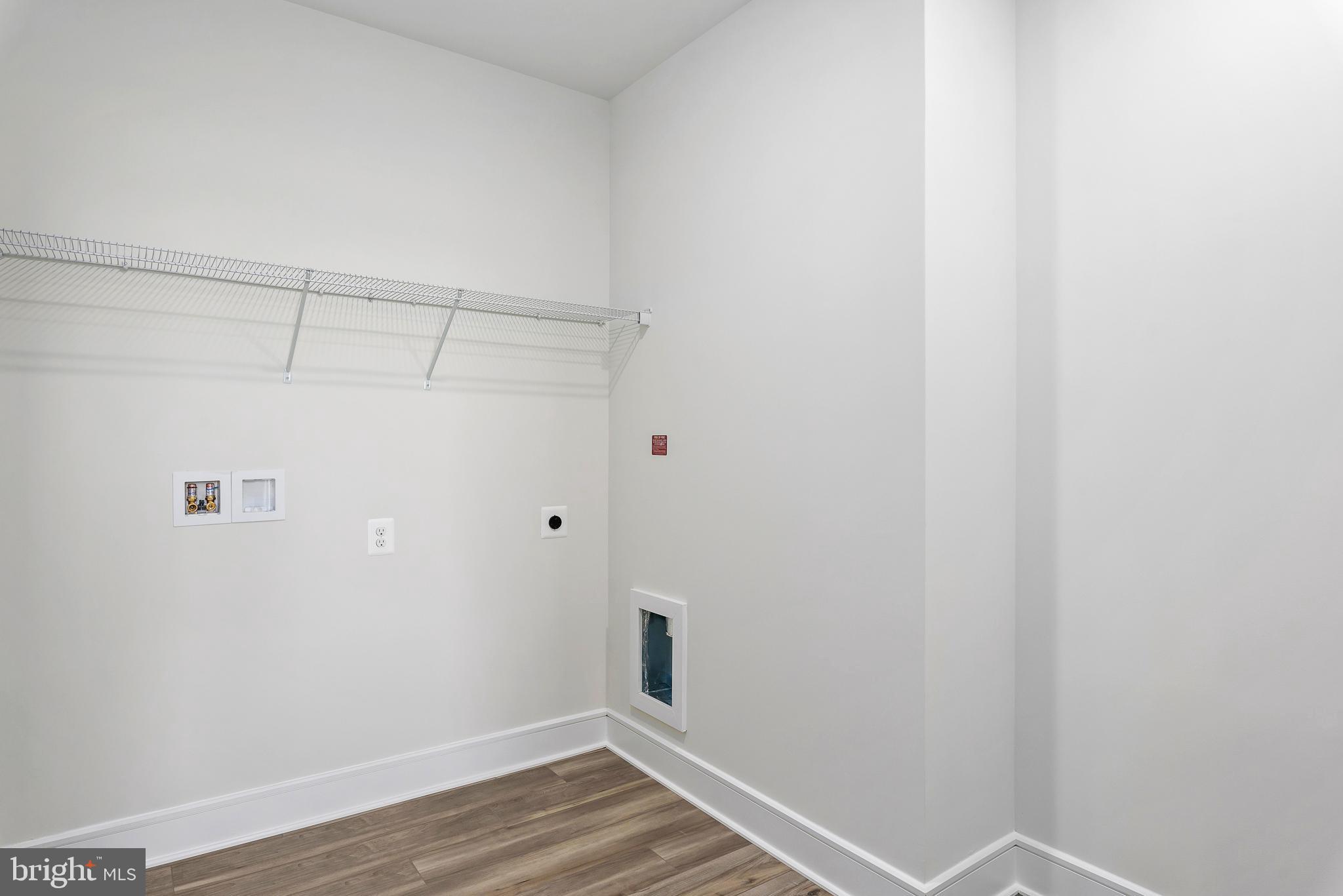 23669 Golden Embers SQUARE Unit: 303