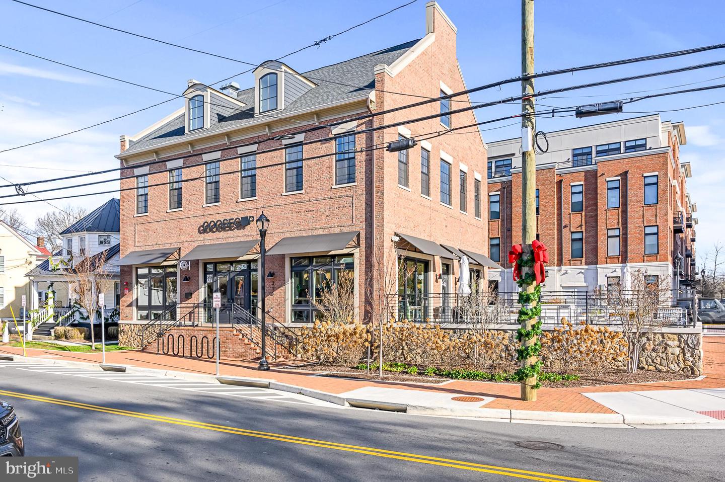 2 Stationmaster STREET SE Unit: 403