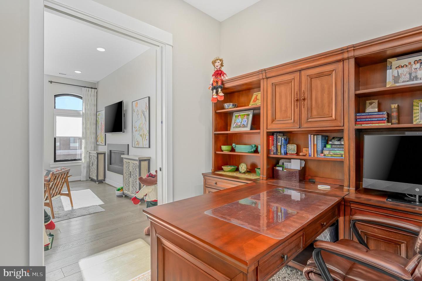 2 Stationmaster STREET SE Unit: 403