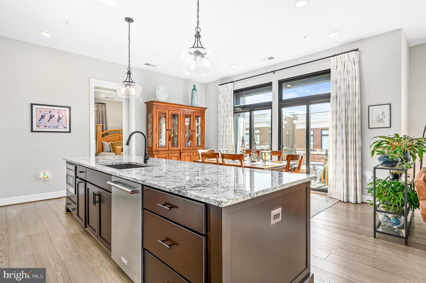 2 Stationmaster STREET SE Unit: 403