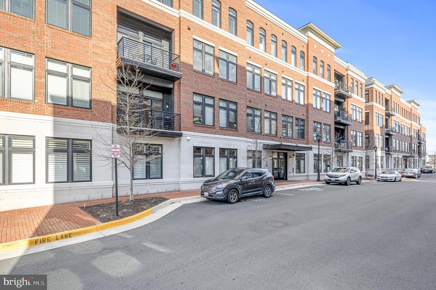 2 Stationmaster STREET SE Unit: 403