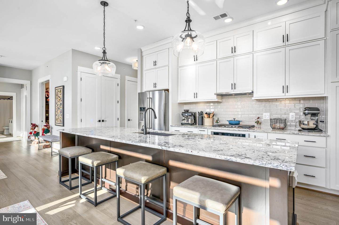 2 Stationmaster STREET SE Unit: 403