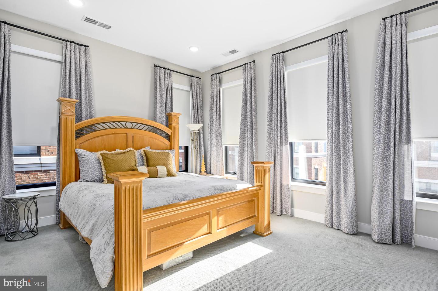 2 Stationmaster STREET SE Unit: 403