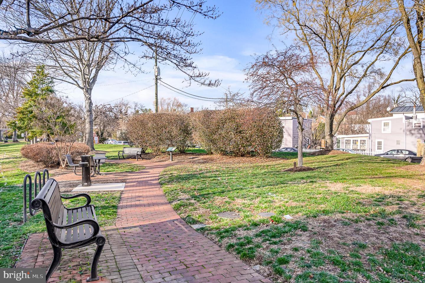 2 Stationmaster STREET SE Unit: 403