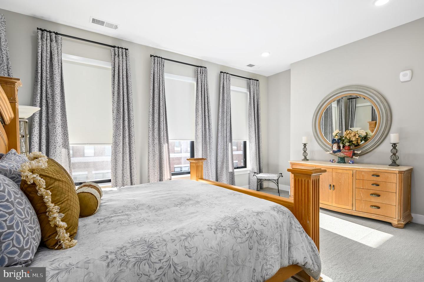 2 Stationmaster STREET SE Unit: 403