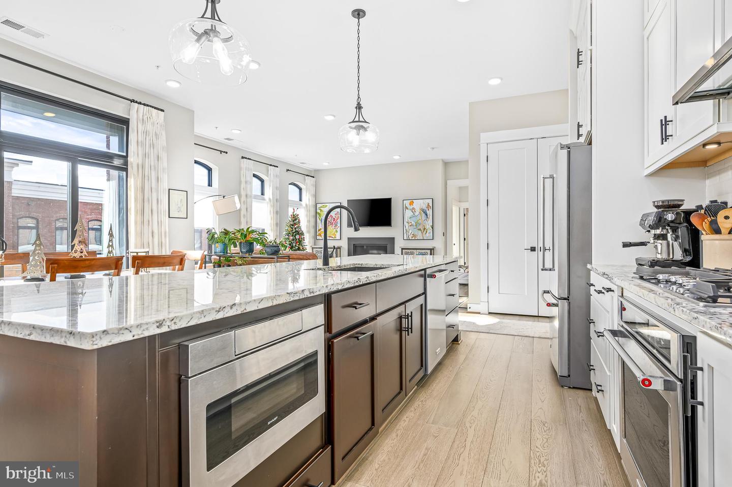 2 Stationmaster STREET SE Unit: 403