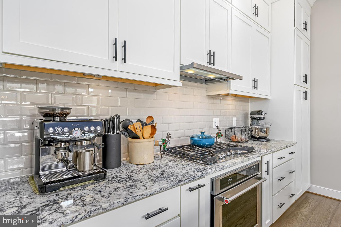 2 Stationmaster STREET SE Unit: 403