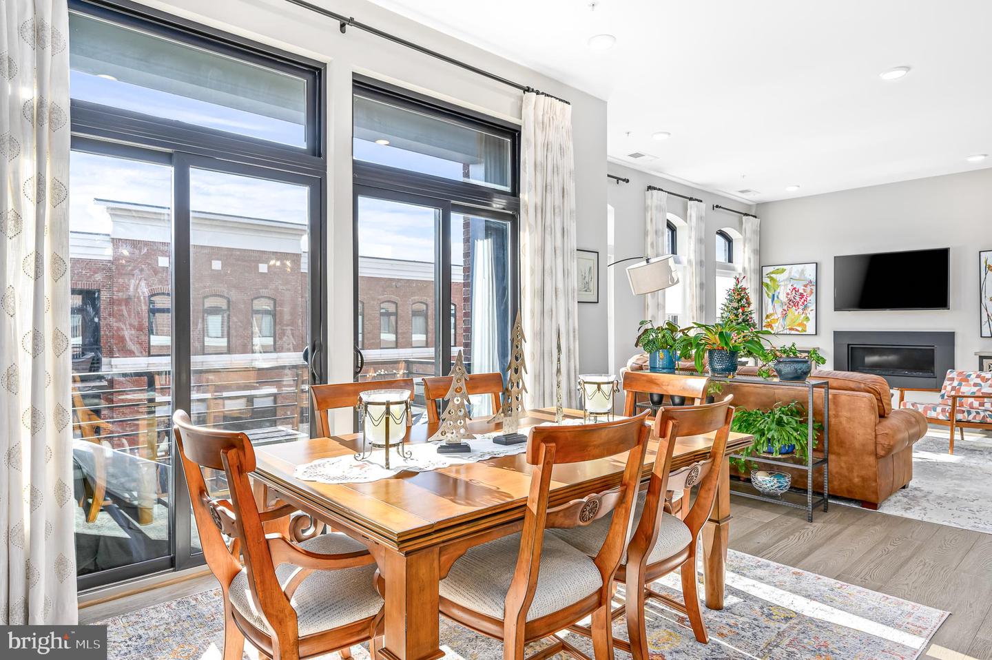 2 Stationmaster STREET SE Unit: 403