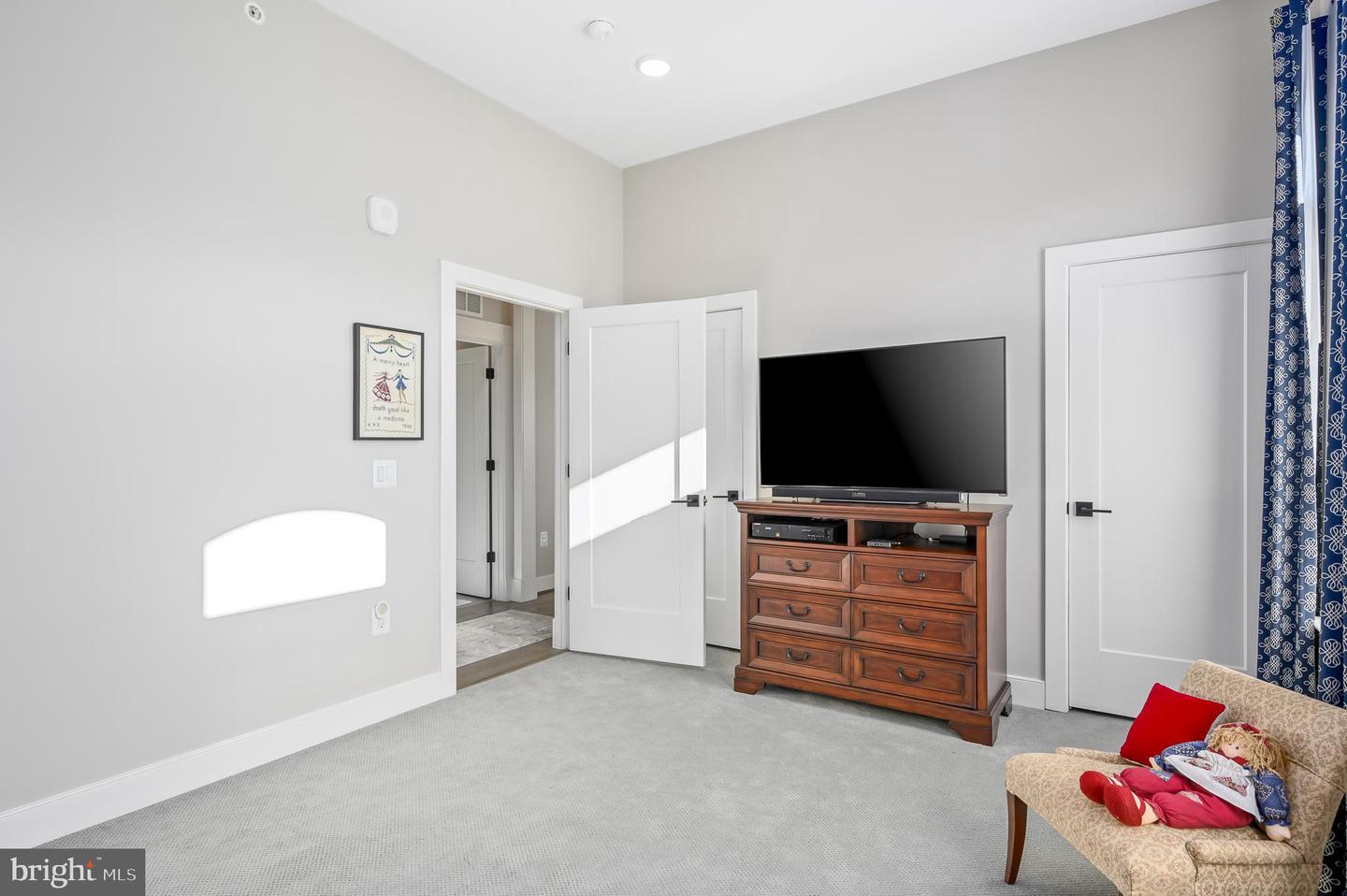 2 Stationmaster STREET SE Unit: 403