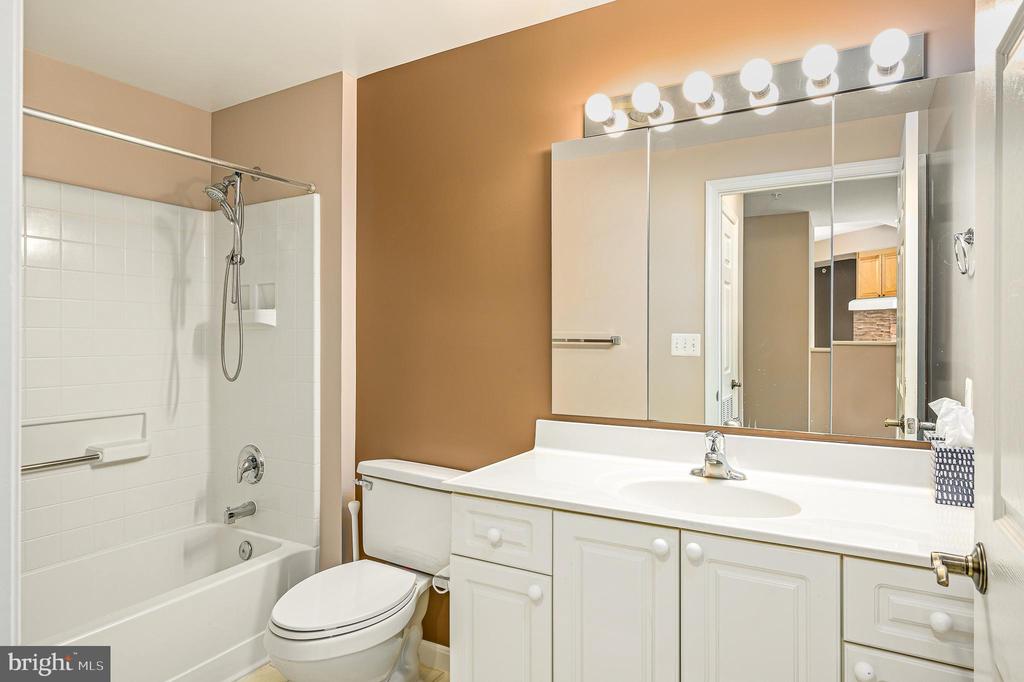 19350 Magnolia Grove Square Unit: 305