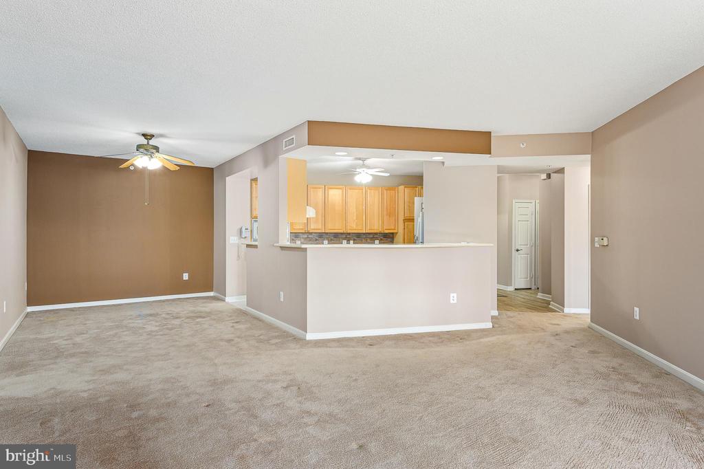 19350 Magnolia Grove Square Unit: 305