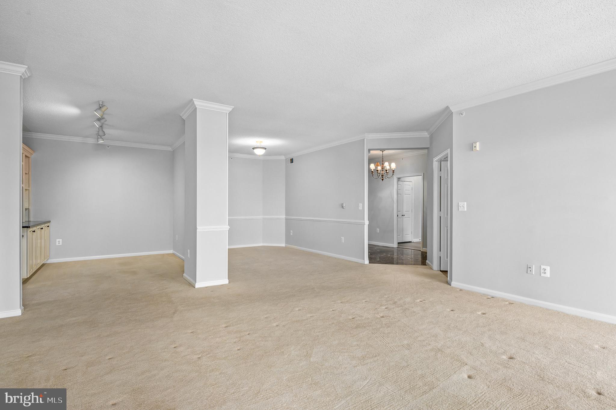 19360 Magnolia Grove Sq #409