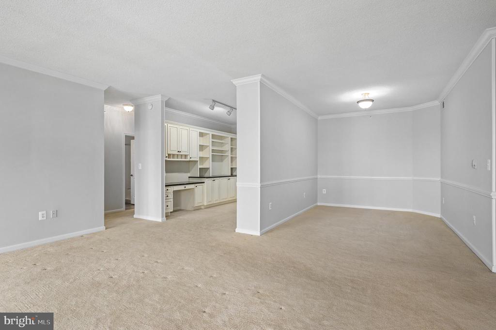 19360 Magnolia Grove Sq #409