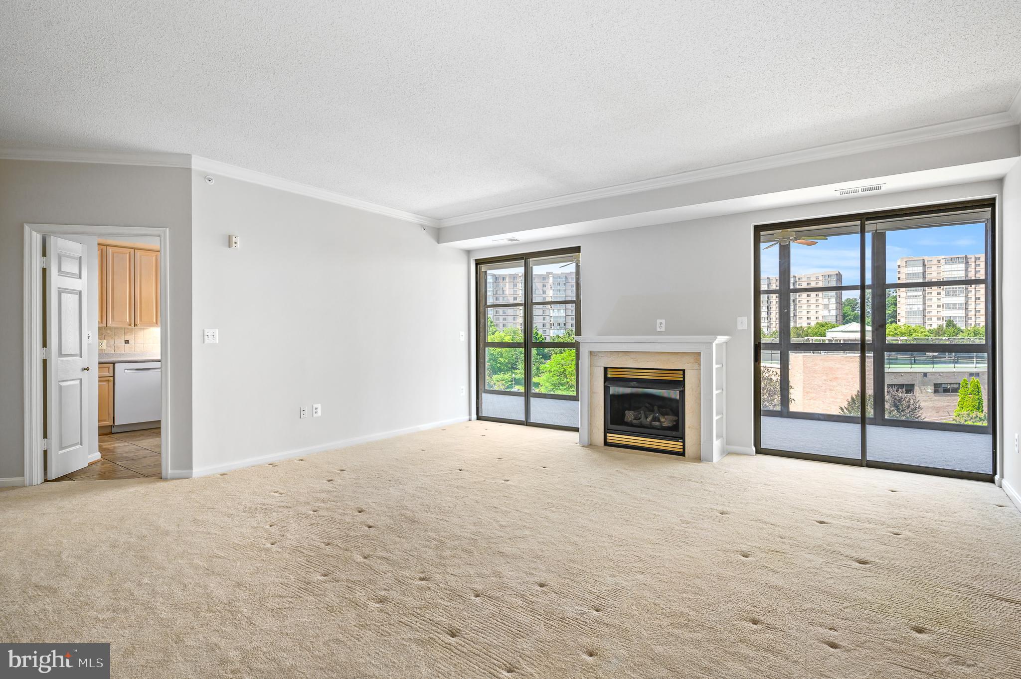 19360 Magnolia Grove Sq #409