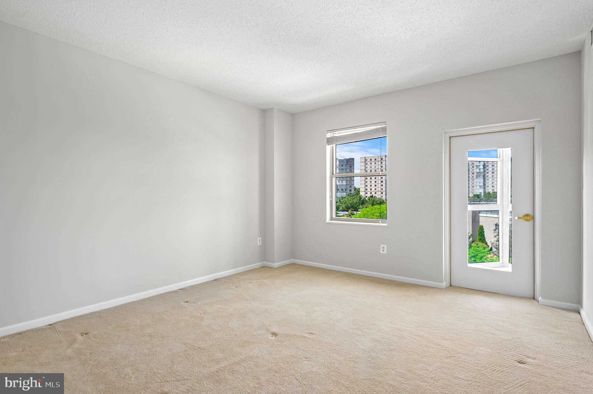 19360 Magnolia Grove Sq #409