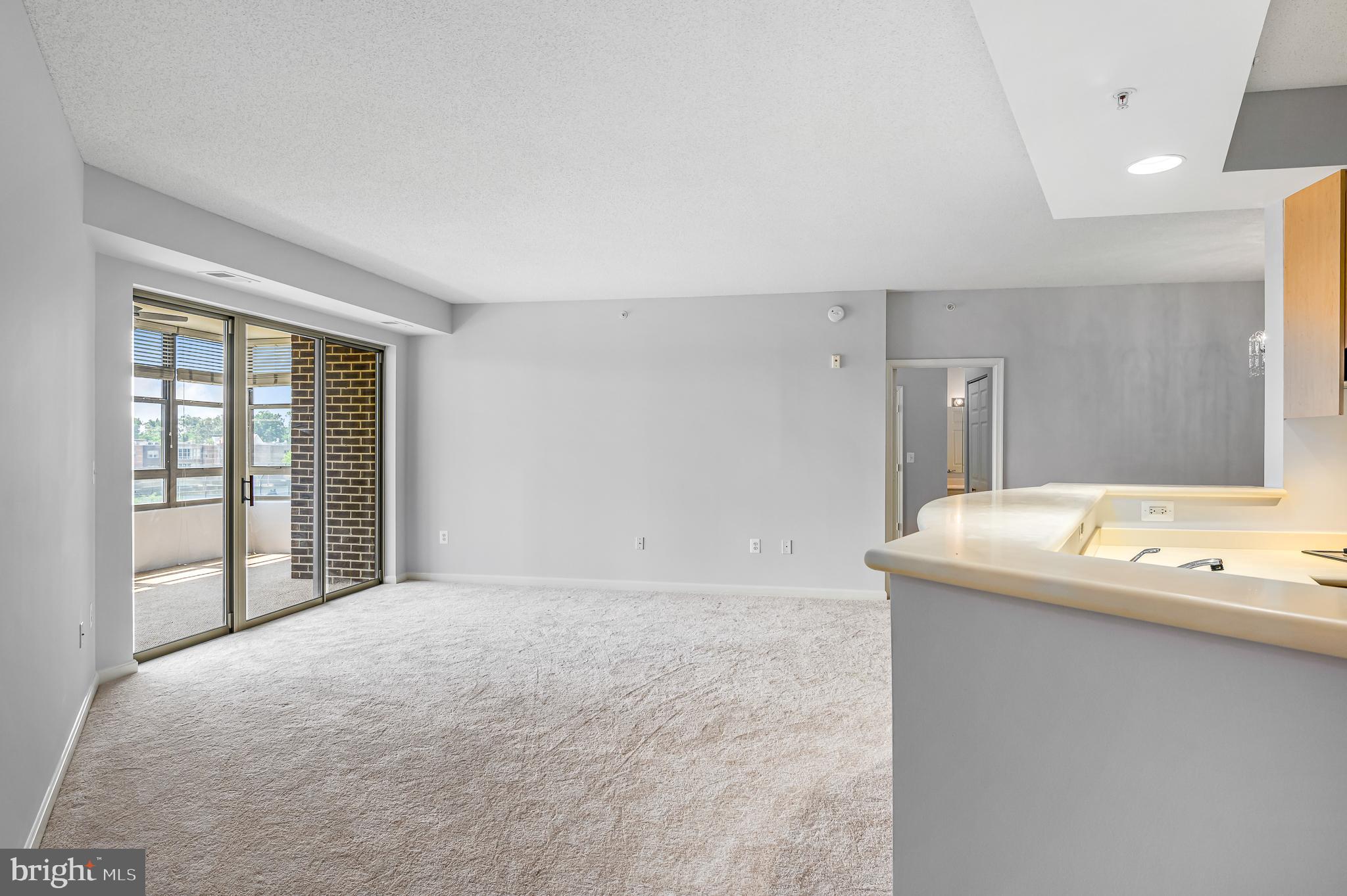 19350 Magnolia Grove Sq #405