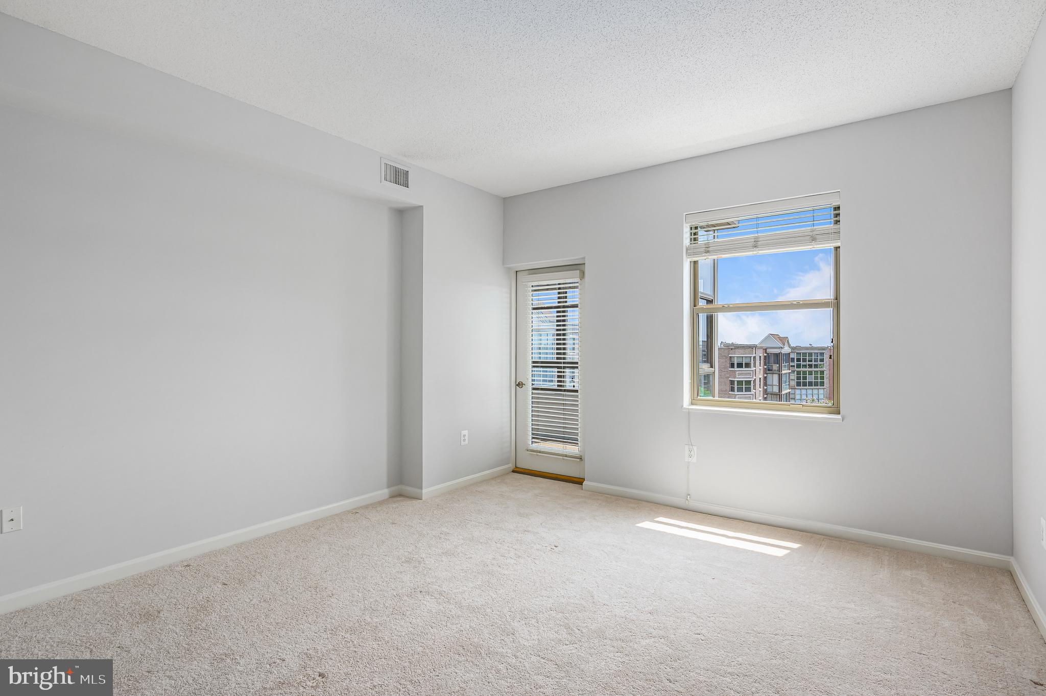 19350 Magnolia Grove Sq #405