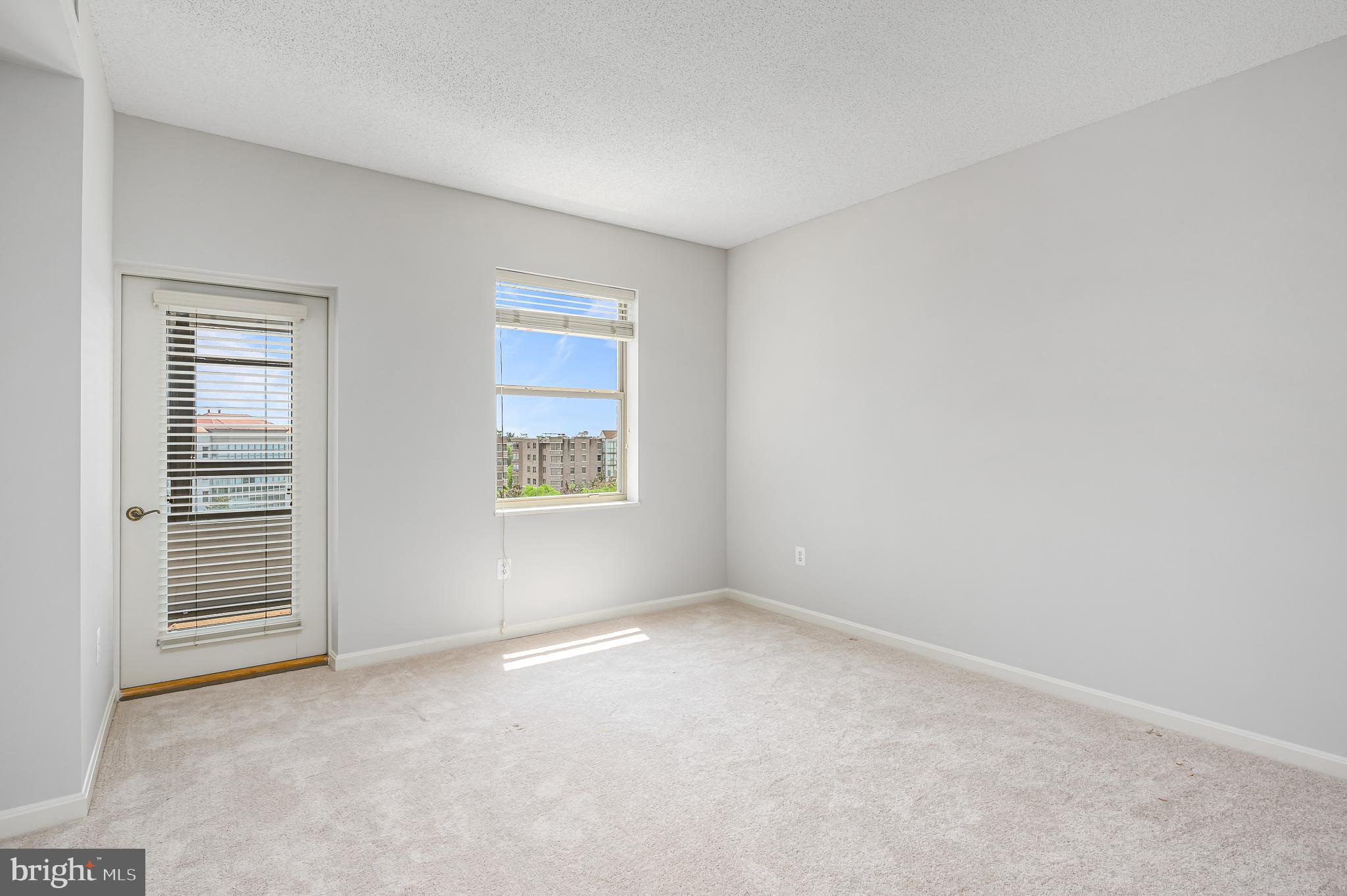 19350 Magnolia Grove Sq #405