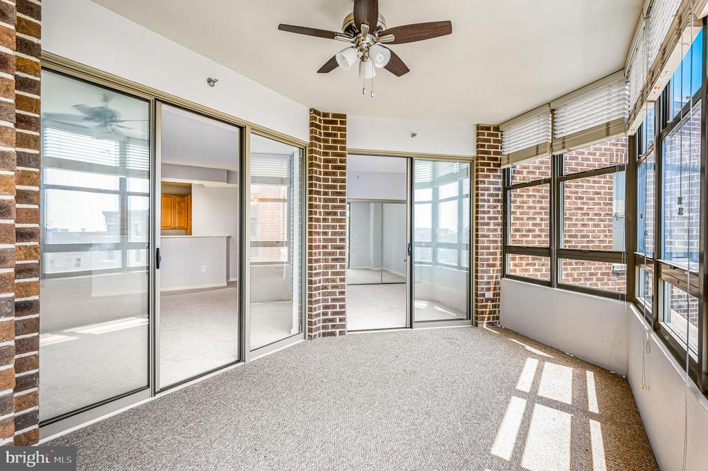 19350 Magnolia Grove Sq #405