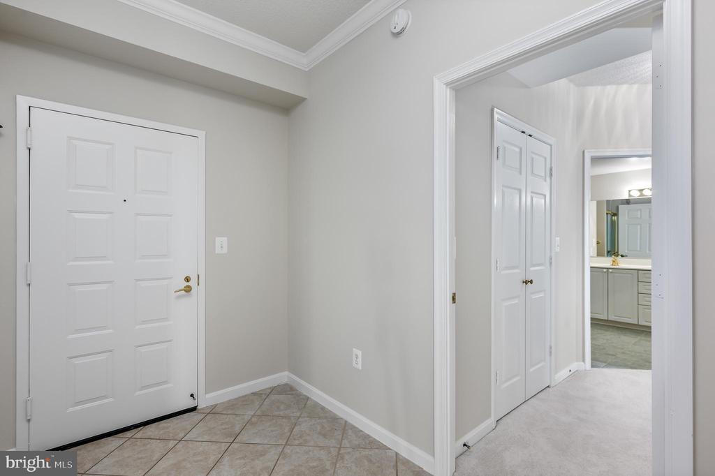 19360 Magnolia Grove Sq #417