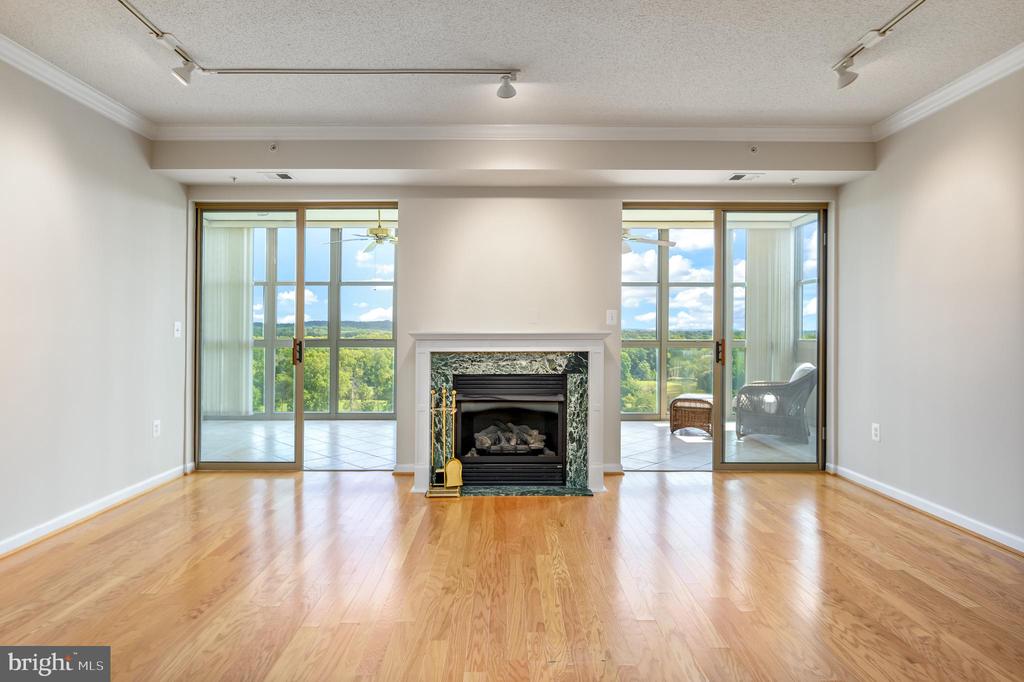 19360 Magnolia Grove Sq #417
