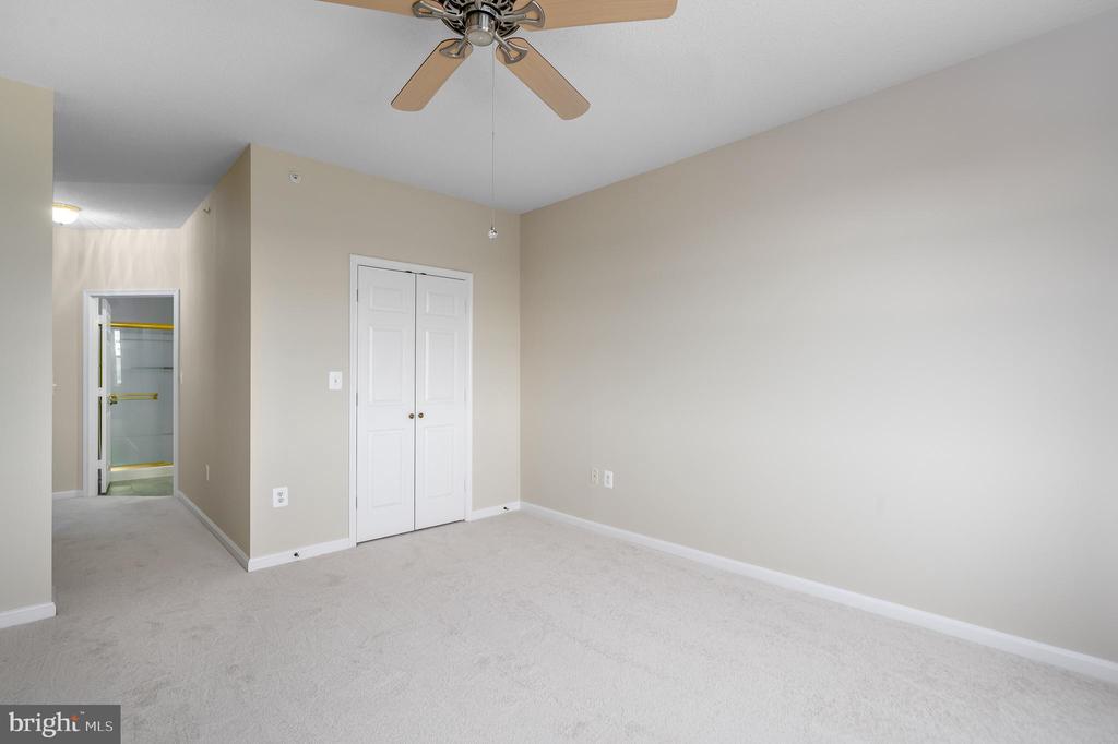 19360 Magnolia Grove Sq #417