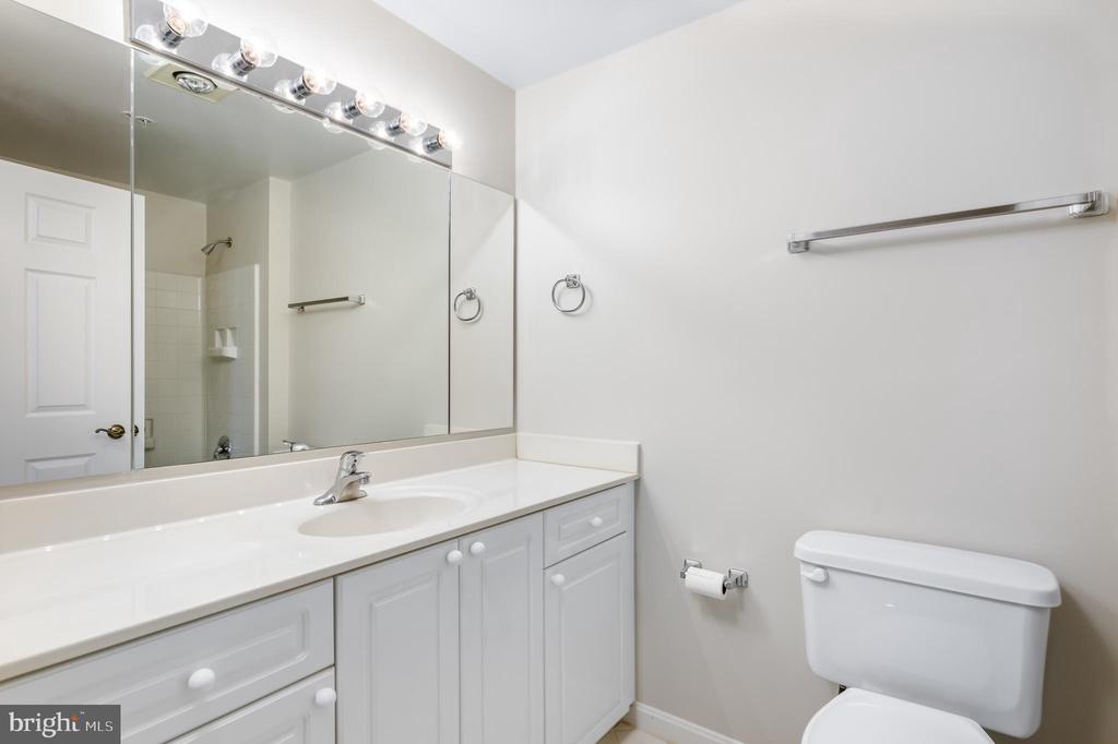 19360 Magnolia Grove Sq #417