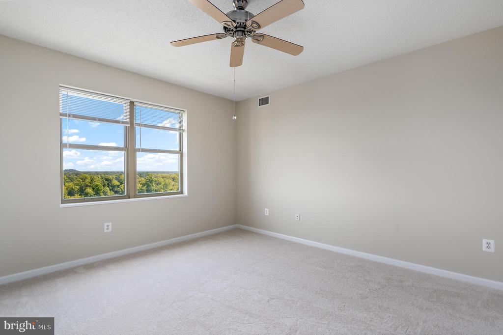 19360 Magnolia Grove Sq #417