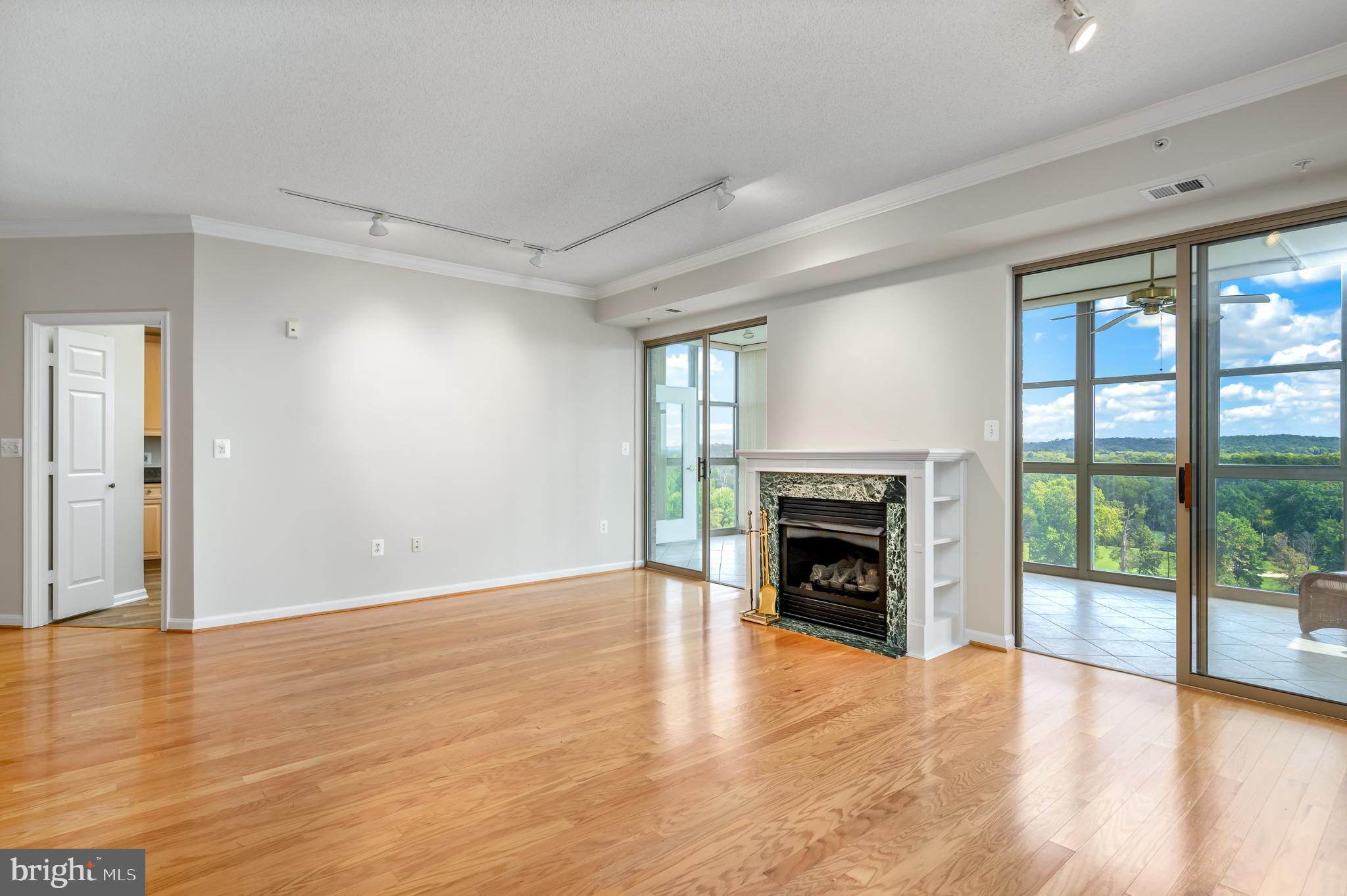 19360 Magnolia Grove Sq #417