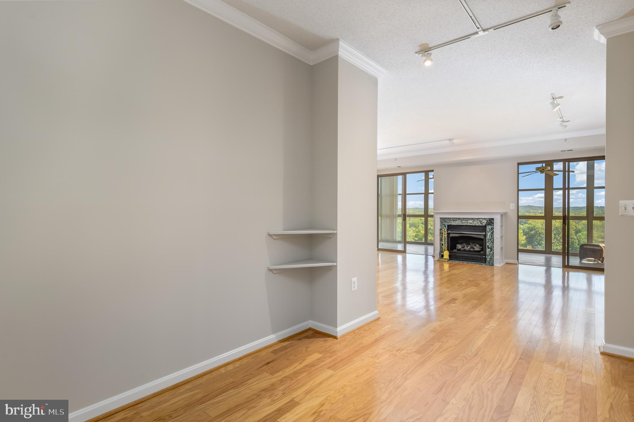 19360 Magnolia Grove Sq #417