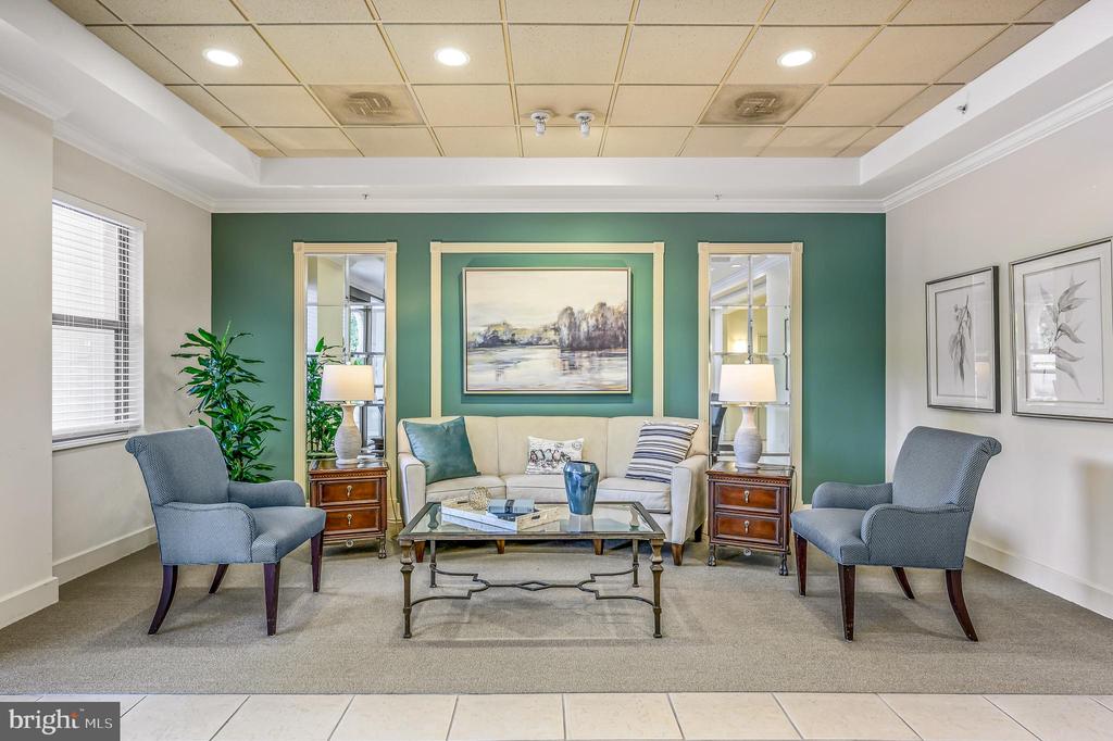 19360 Magnolia Grove Sq #417