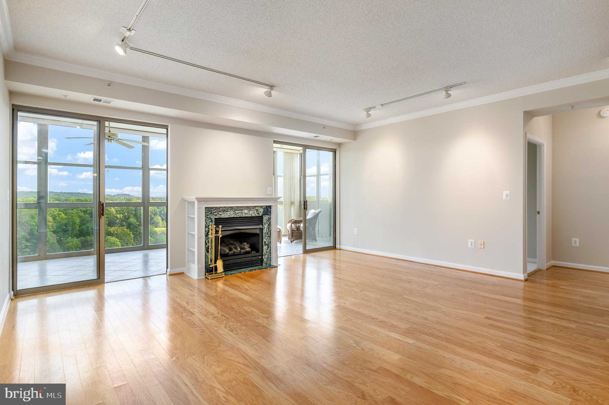 19360 Magnolia Grove Sq #417