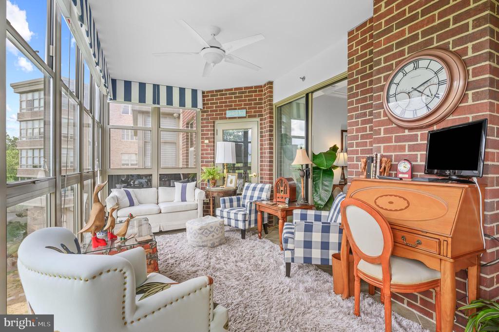 19360 Magnolia Grove Sq #204