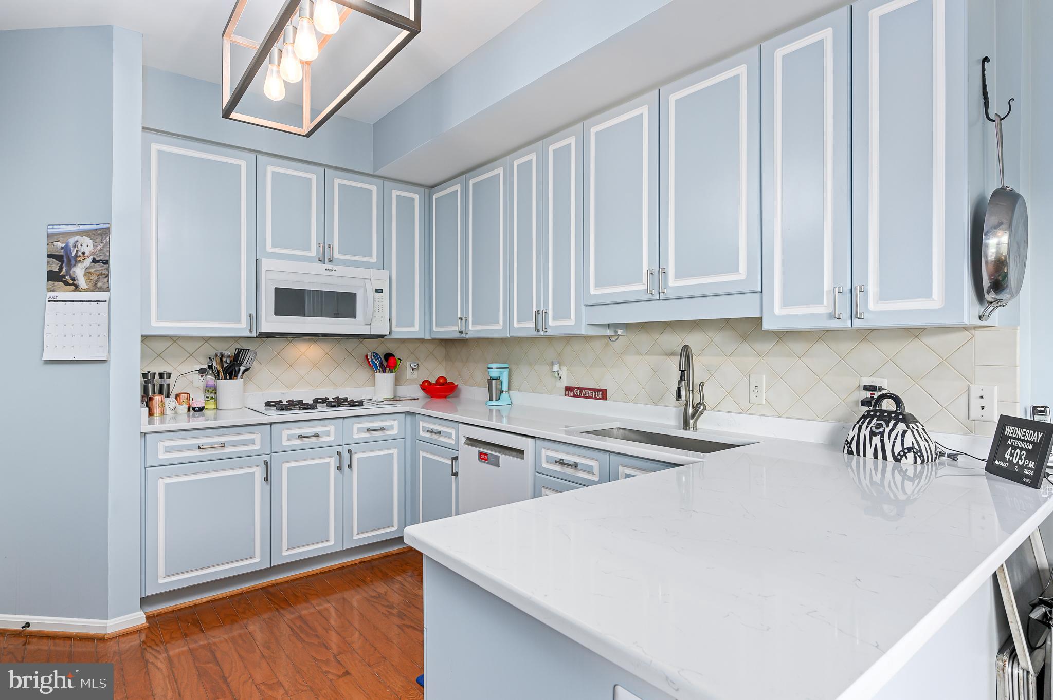 19360 Magnolia Grove Sq #204