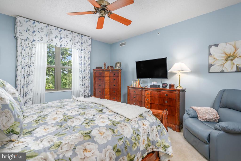 19360 Magnolia Grove Sq #204