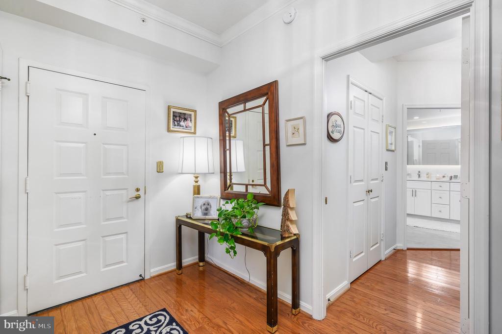 19360 Magnolia Grove Sq #204