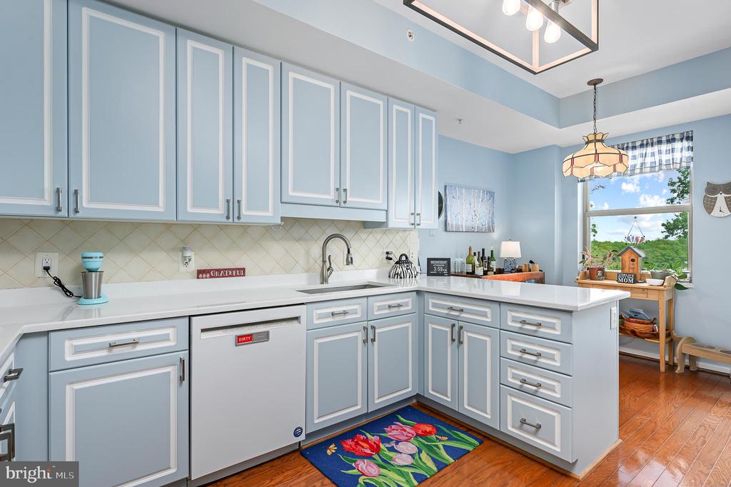 19360 Magnolia Grove Sq #204