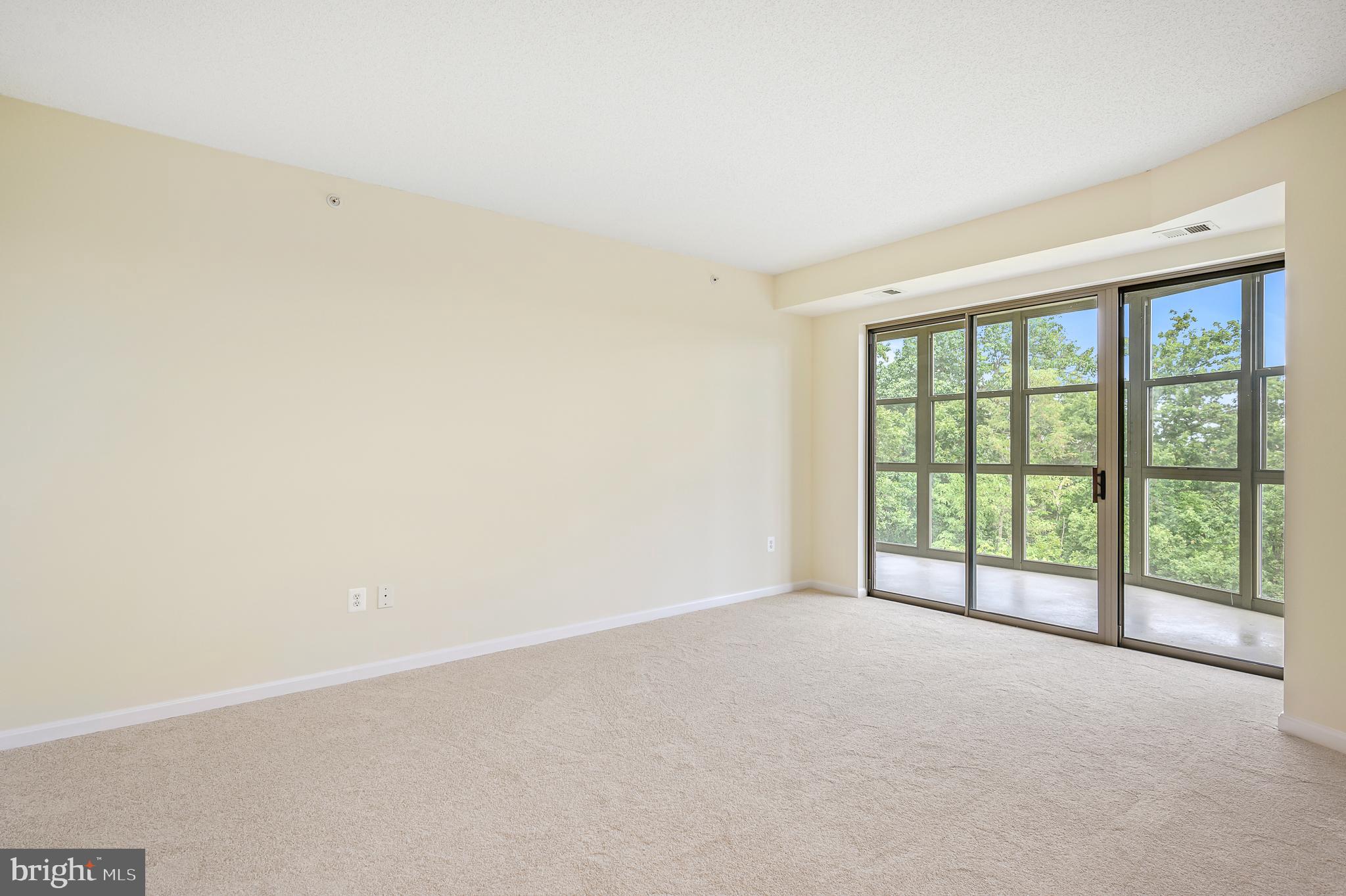 19350 Magnolia Grove Sq #411