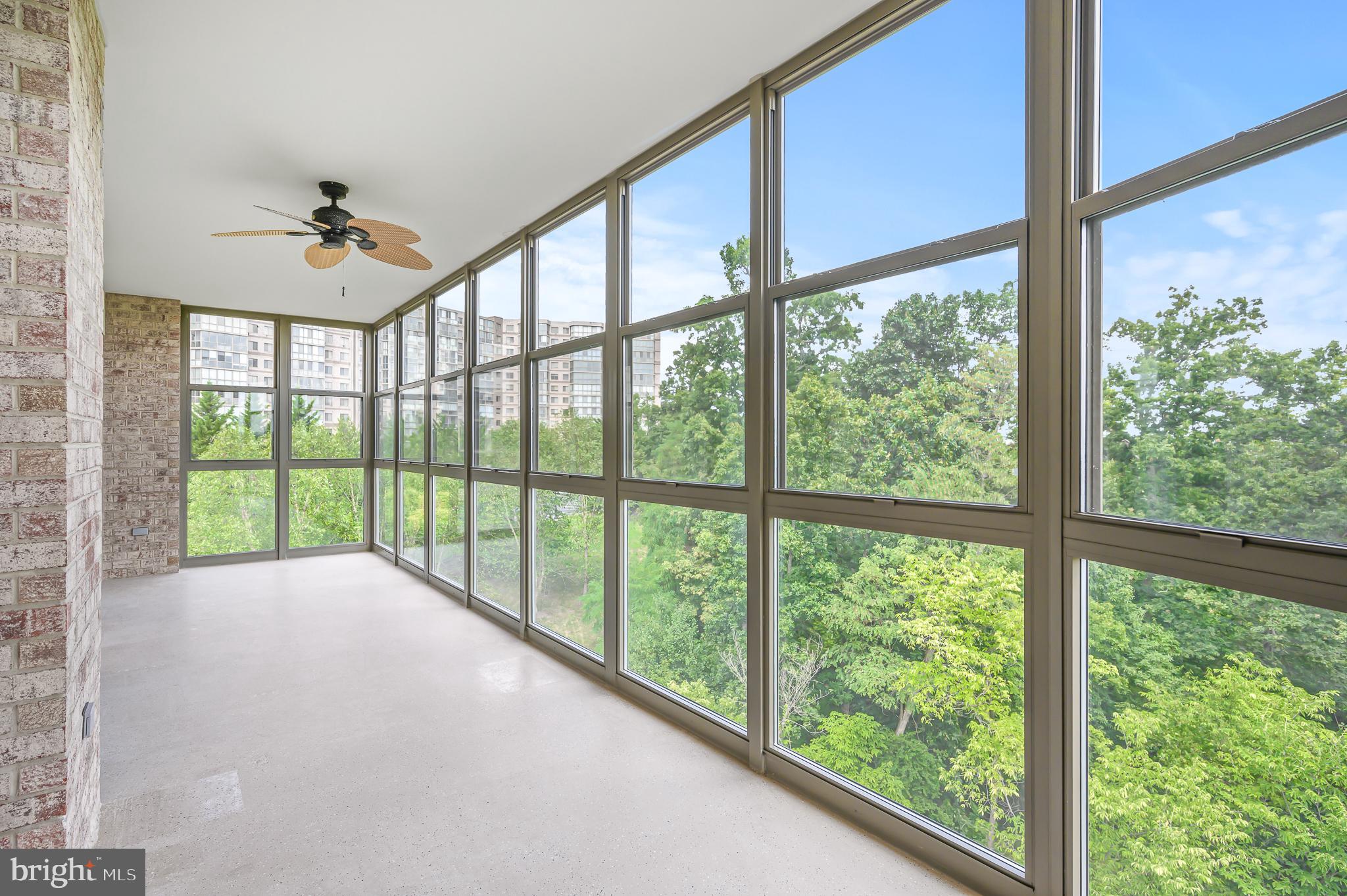 19350 Magnolia Grove Sq #411