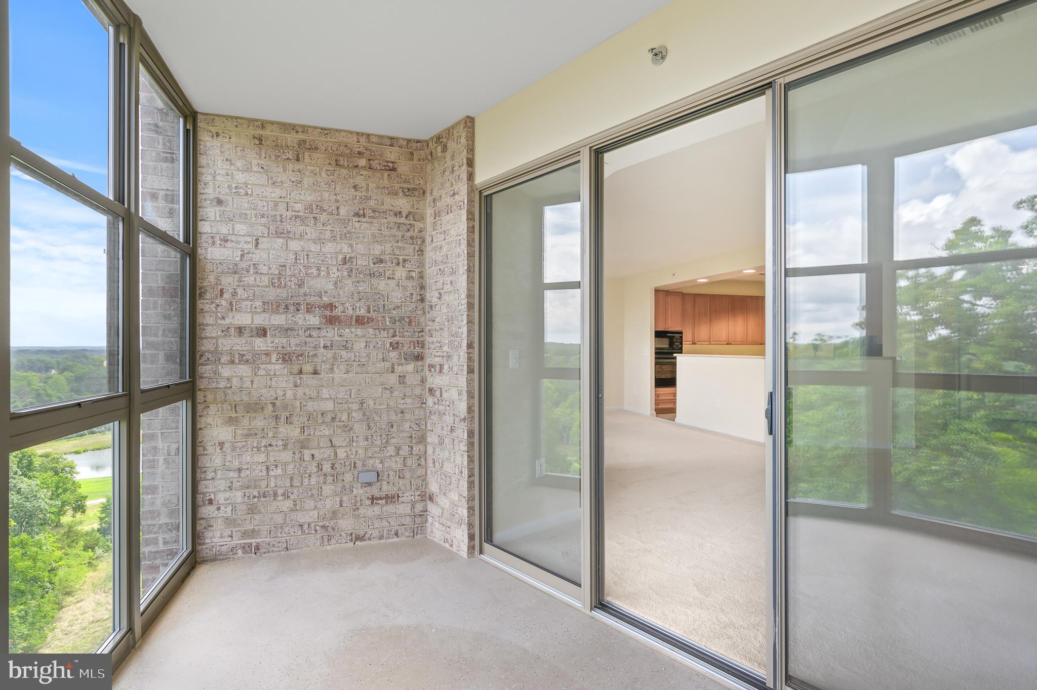 19350 Magnolia Grove Sq #411