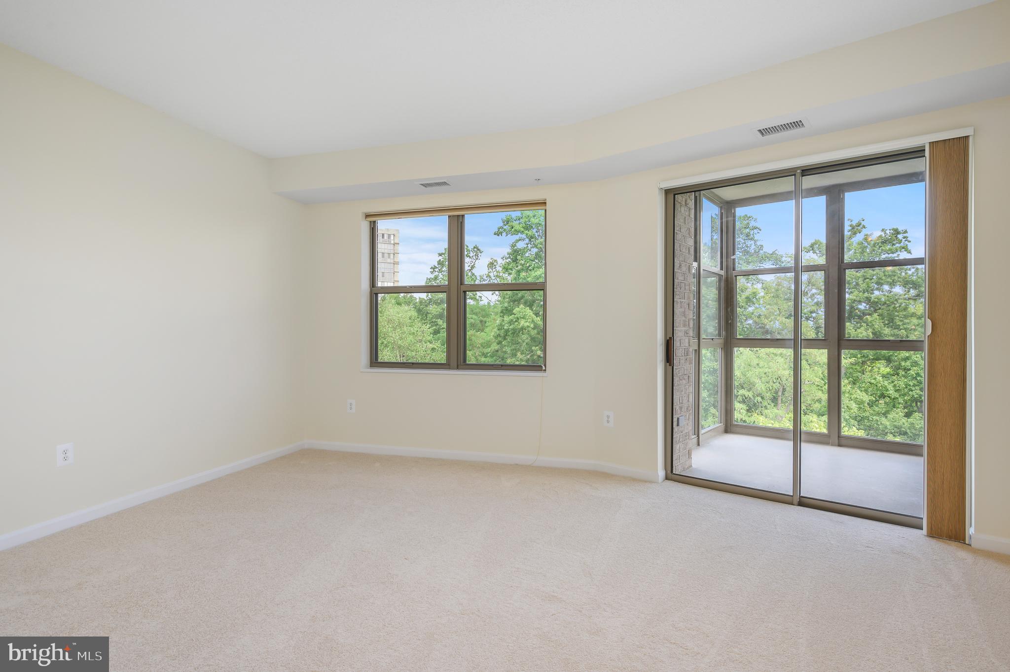 19350 Magnolia Grove Sq #411