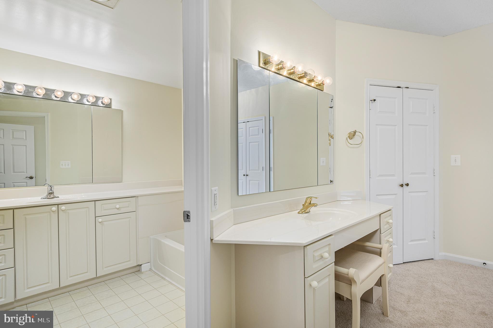 19350 Magnolia Grove Sq #411