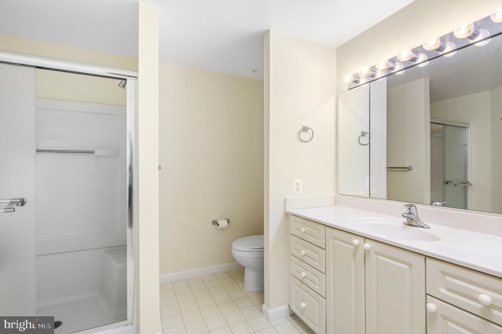 19350 Magnolia Grove Sq #411