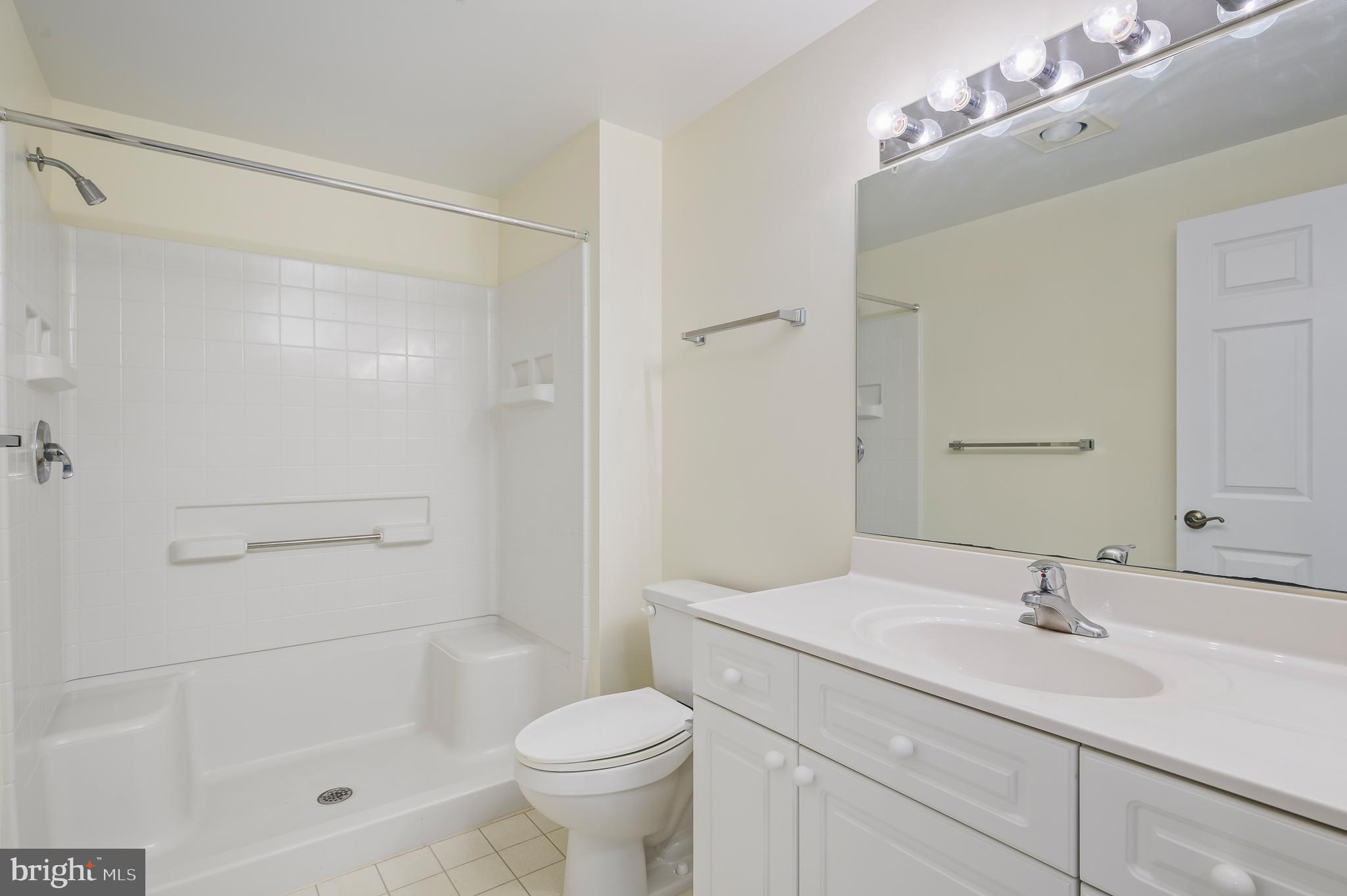 19350 Magnolia Grove Sq #411