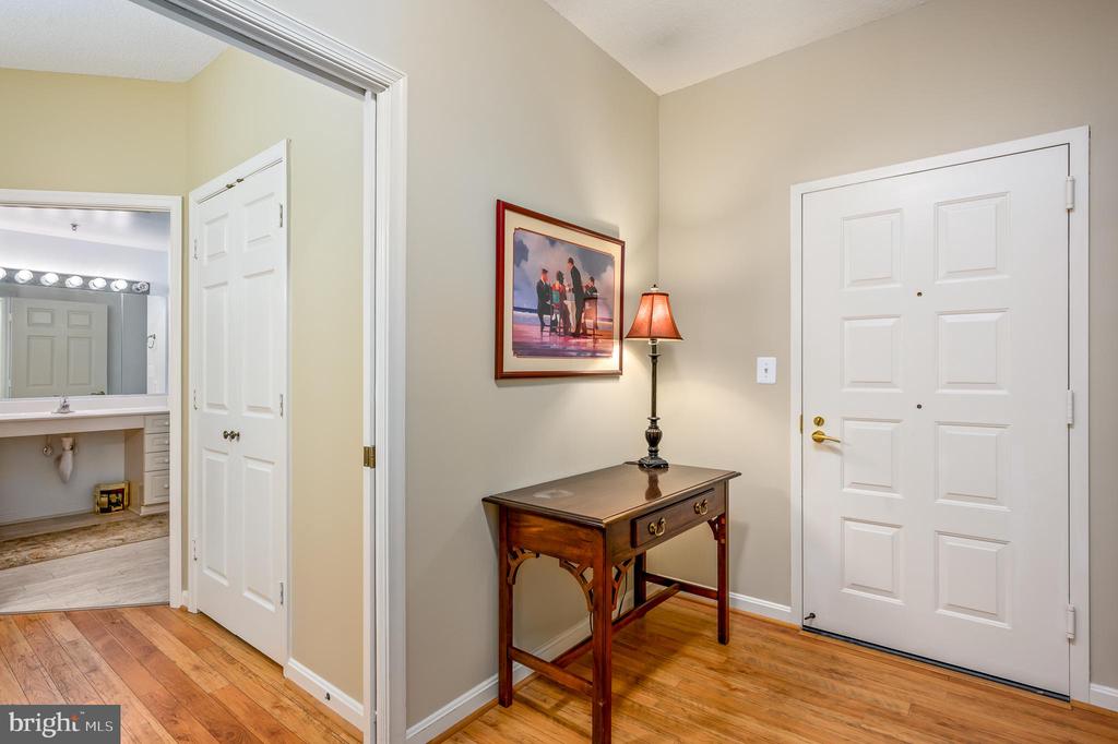 19350 Magnolia Grove Sq #112