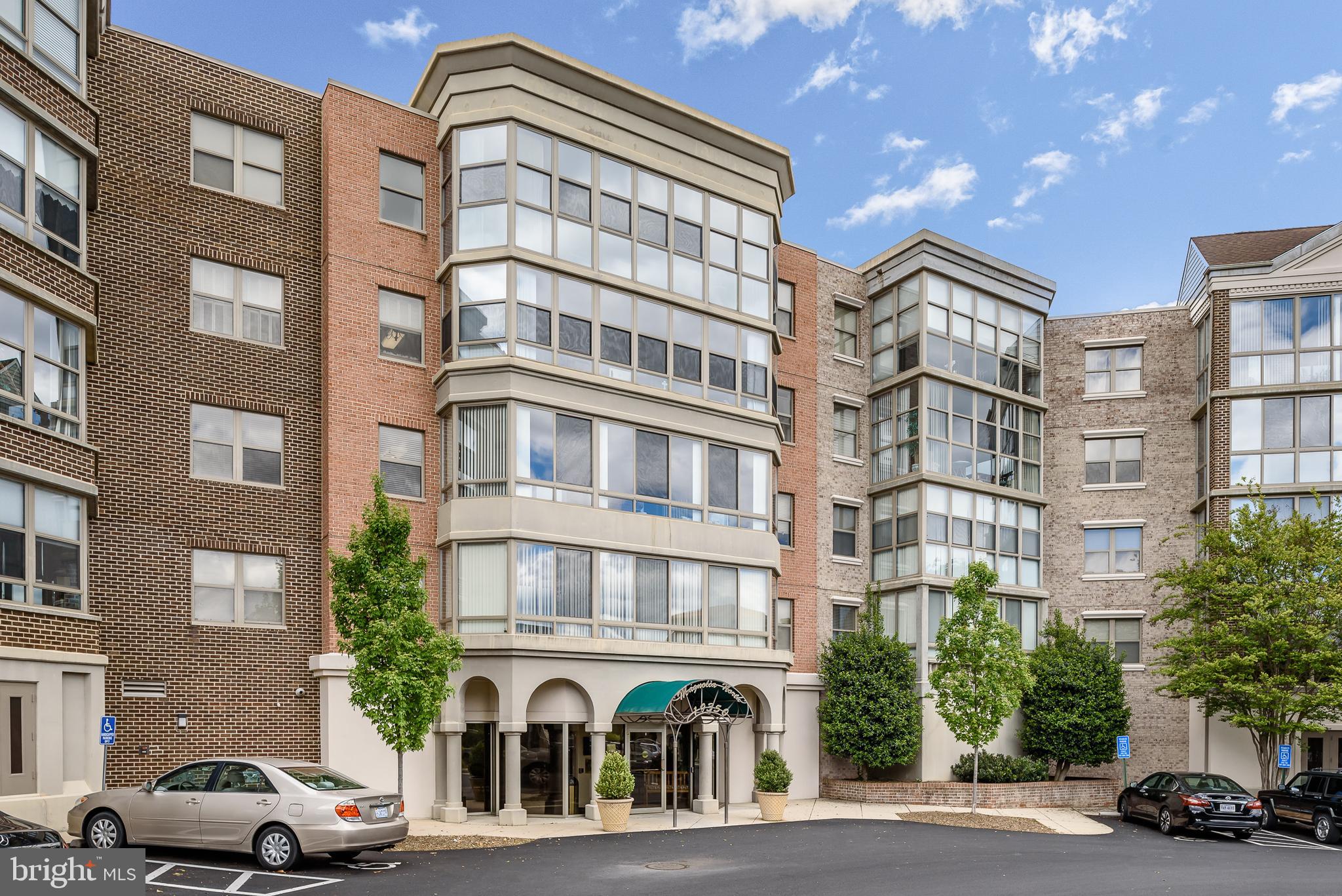 19350 Magnolia Grove Sq #112