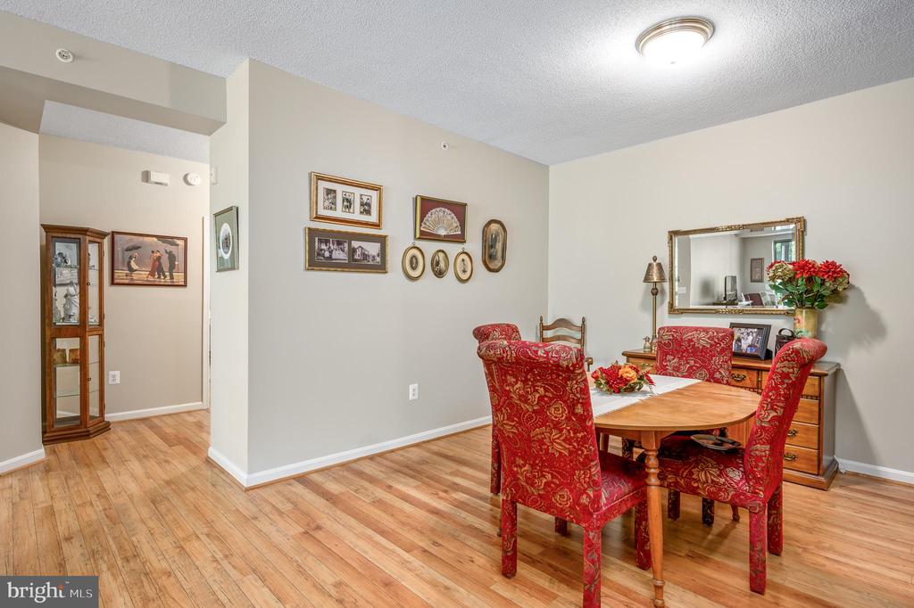 19350 Magnolia Grove Sq #112