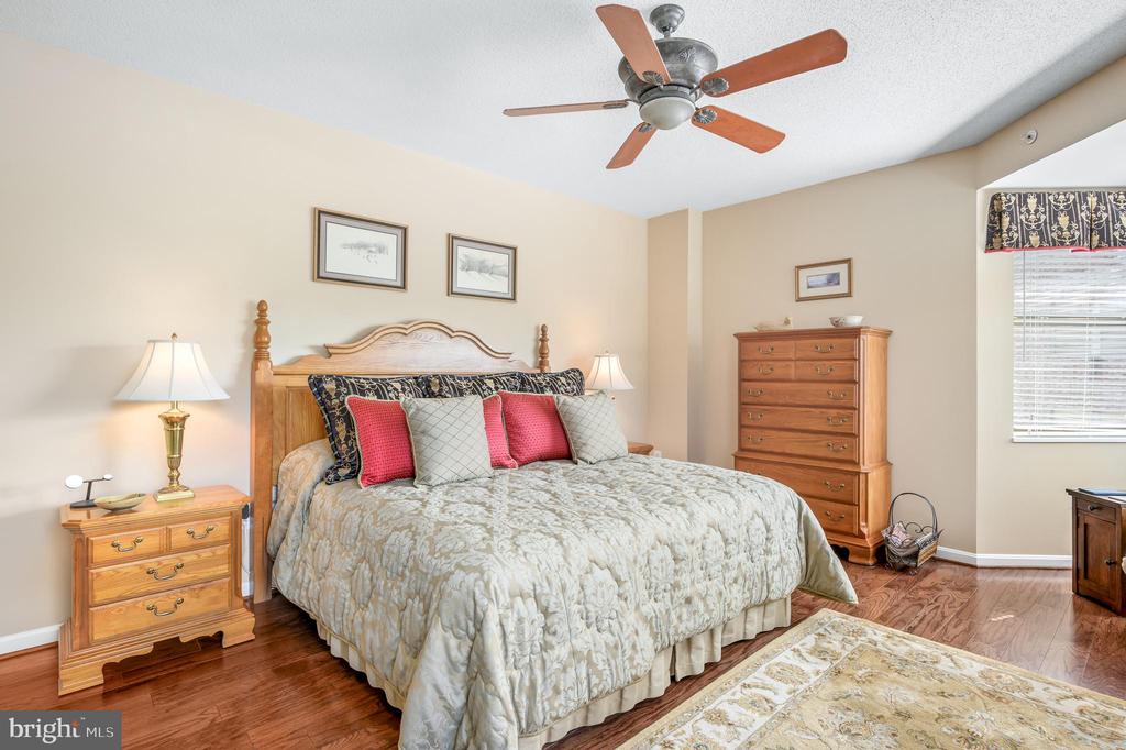19350 Magnolia Grove Sq #109